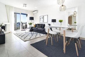 RDM - Stylish Holiday Apartment with Ocean Views, Mijas
